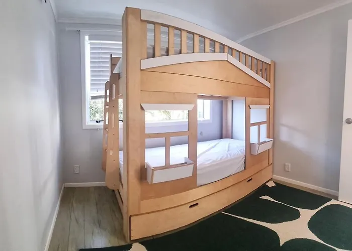 Ferienhaus Spacious Retreat With & Separate - Close To Redwoods